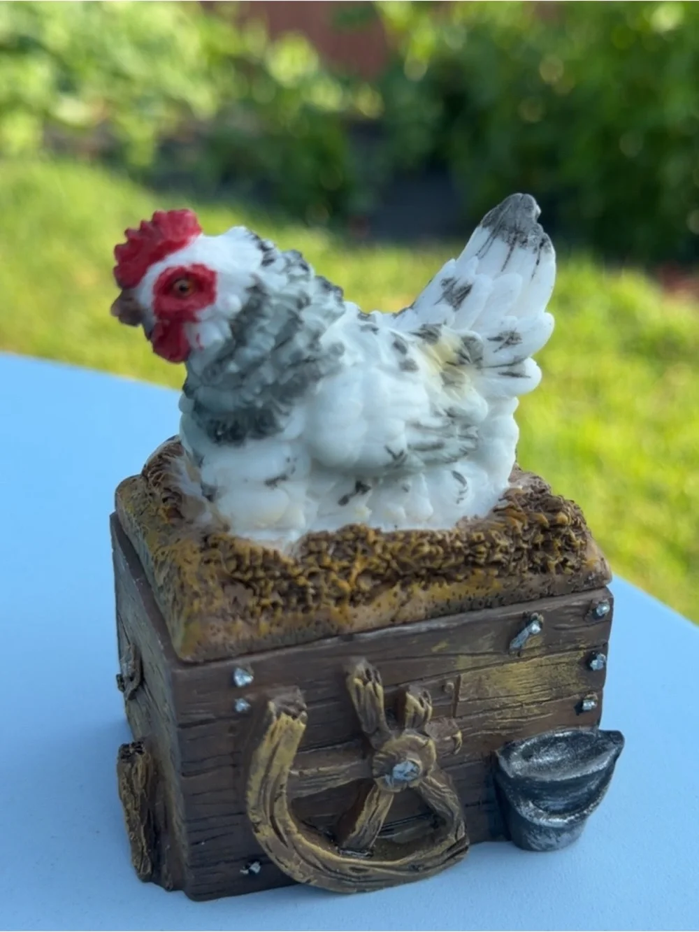 Rustic Chicken Hen Figurine on Wooden-Style Box – Farmhouse Decor